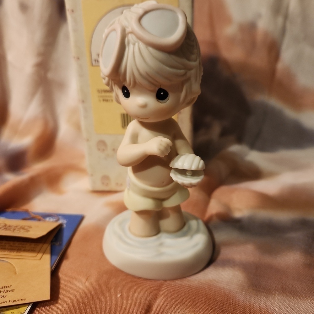 Enesco Precious Moments 1992 Figurine